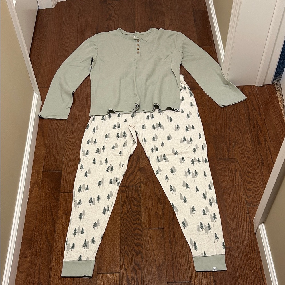 Ladies size XL holiday pajamas